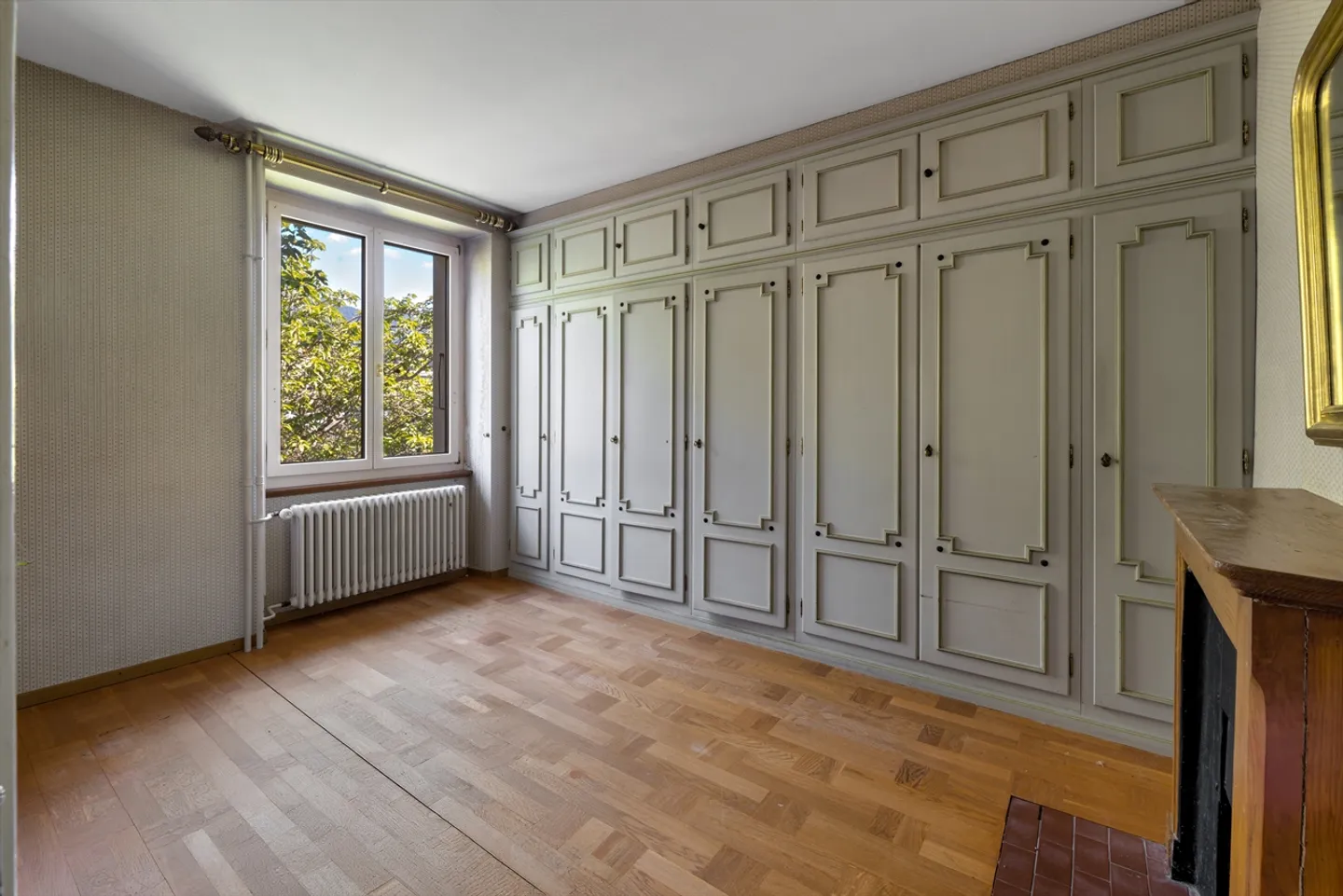 Familienvilla mit großem Potenzial in privilegierter Umgebung - Foto 5 von 13