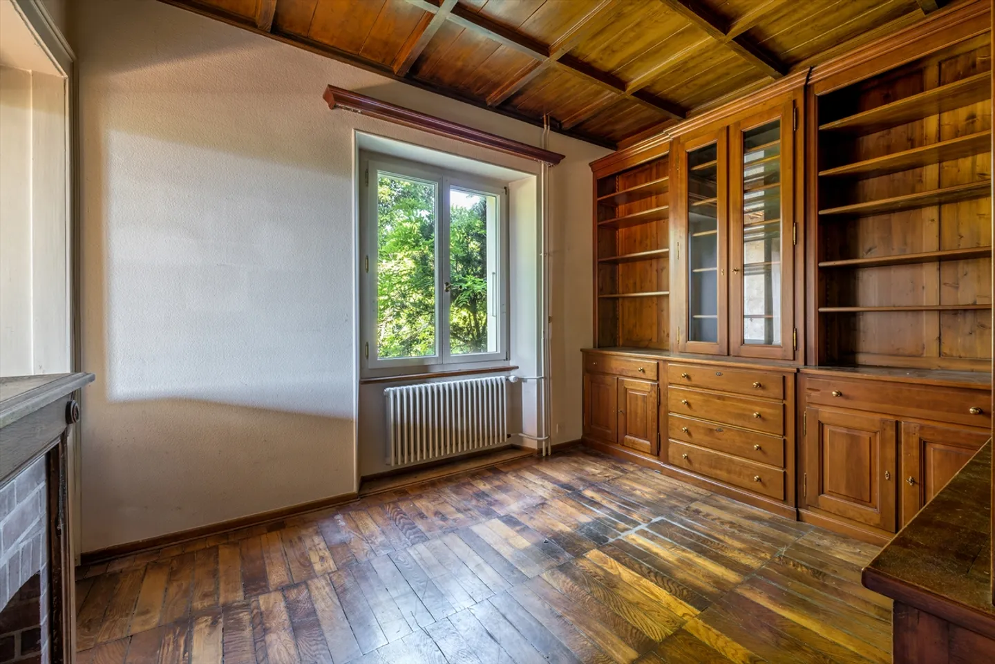 Familienvilla mit großem Potenzial in privilegierter Umgebung - Foto 7 von 13