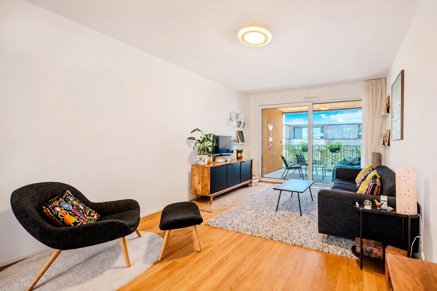 Appartement 3,5 pièces : L'élégance traversante au coeur d'Arbora - Photo 3 sur 11
