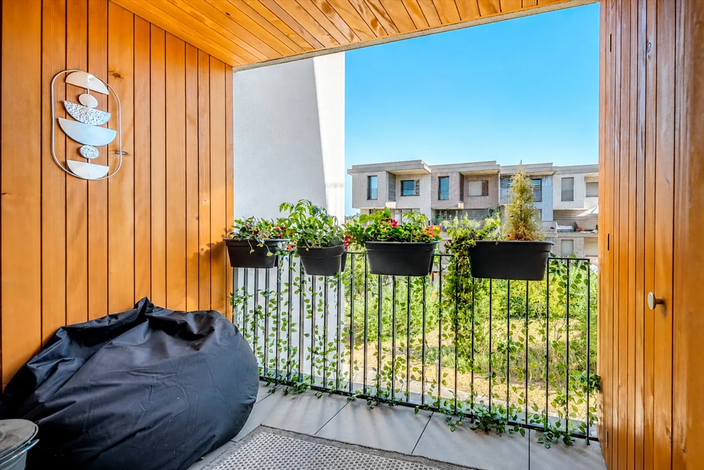 Appartement 3,5 pièces : L'élégance traversante au coeur d'Arbora - Photo 5 sur 11