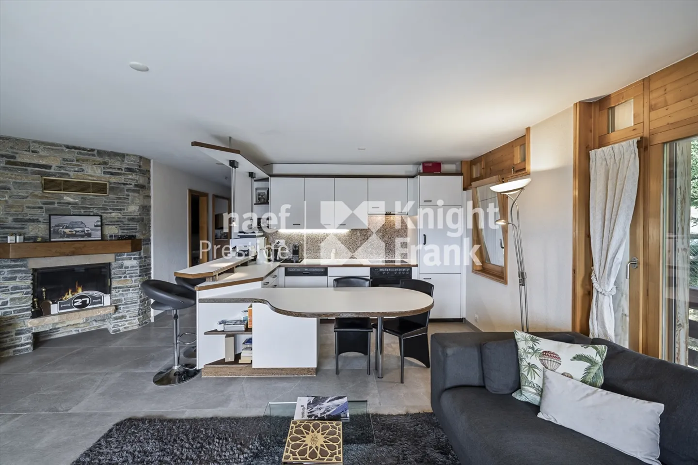Appartamento con 3 camere da letto - Foto 3 di 9