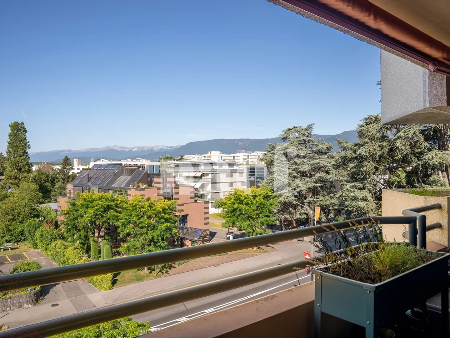 EXKLUSIV: 4,5-Zimmer-Wohnung im Zentrum von Nyon - Foto 1 von 5