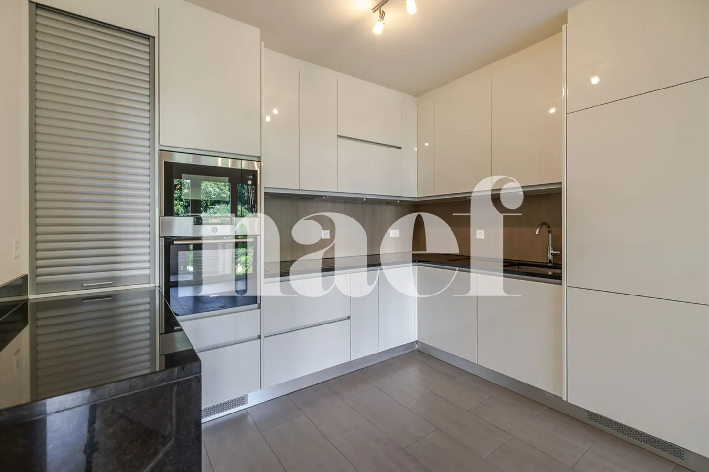Spacious 4-room apartment in a privileged living environment in Champel - Photo 5 of 13