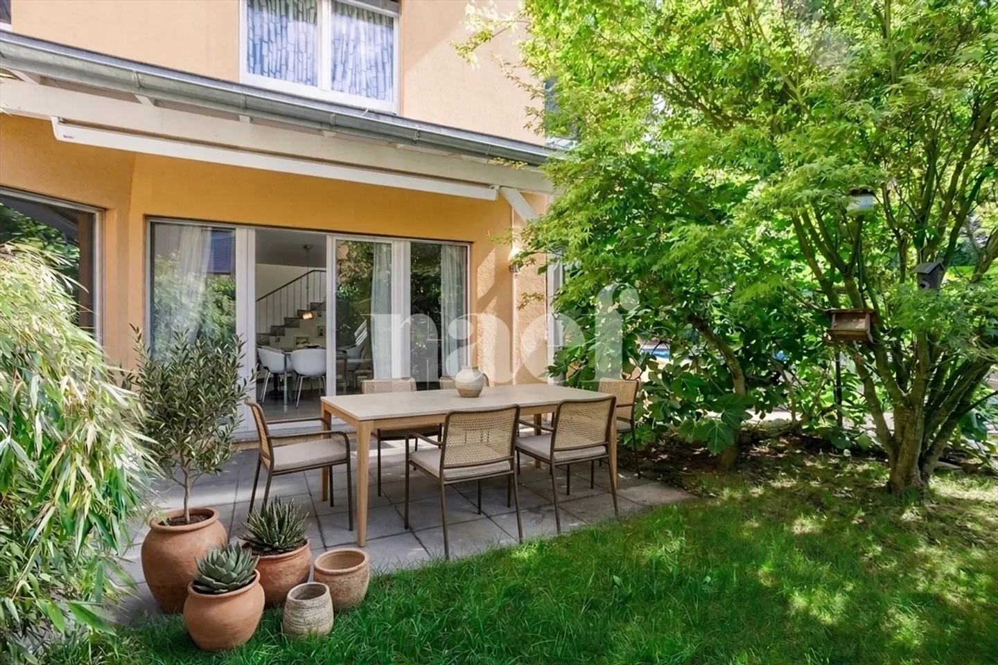Maison de 6.5 pièces avec jardin et piscine à vendre à Avenches - Photo 1 of 9