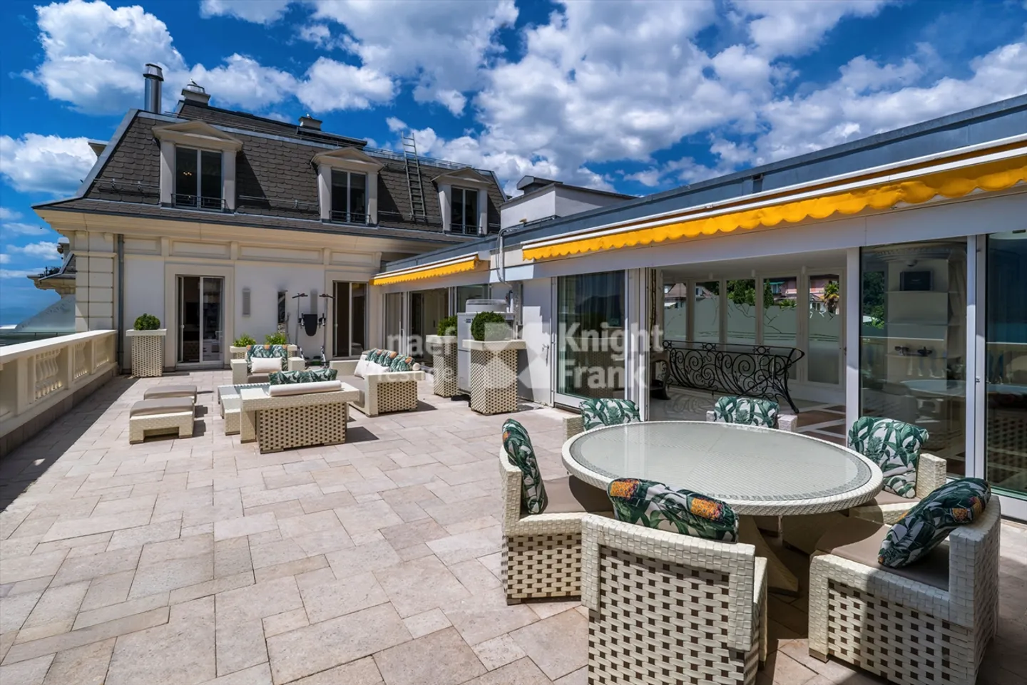 Unique! Penthouse apartment of 8.5 rooms with exceptional view for sale in the heart of Montreux - Photo 3 of 13
