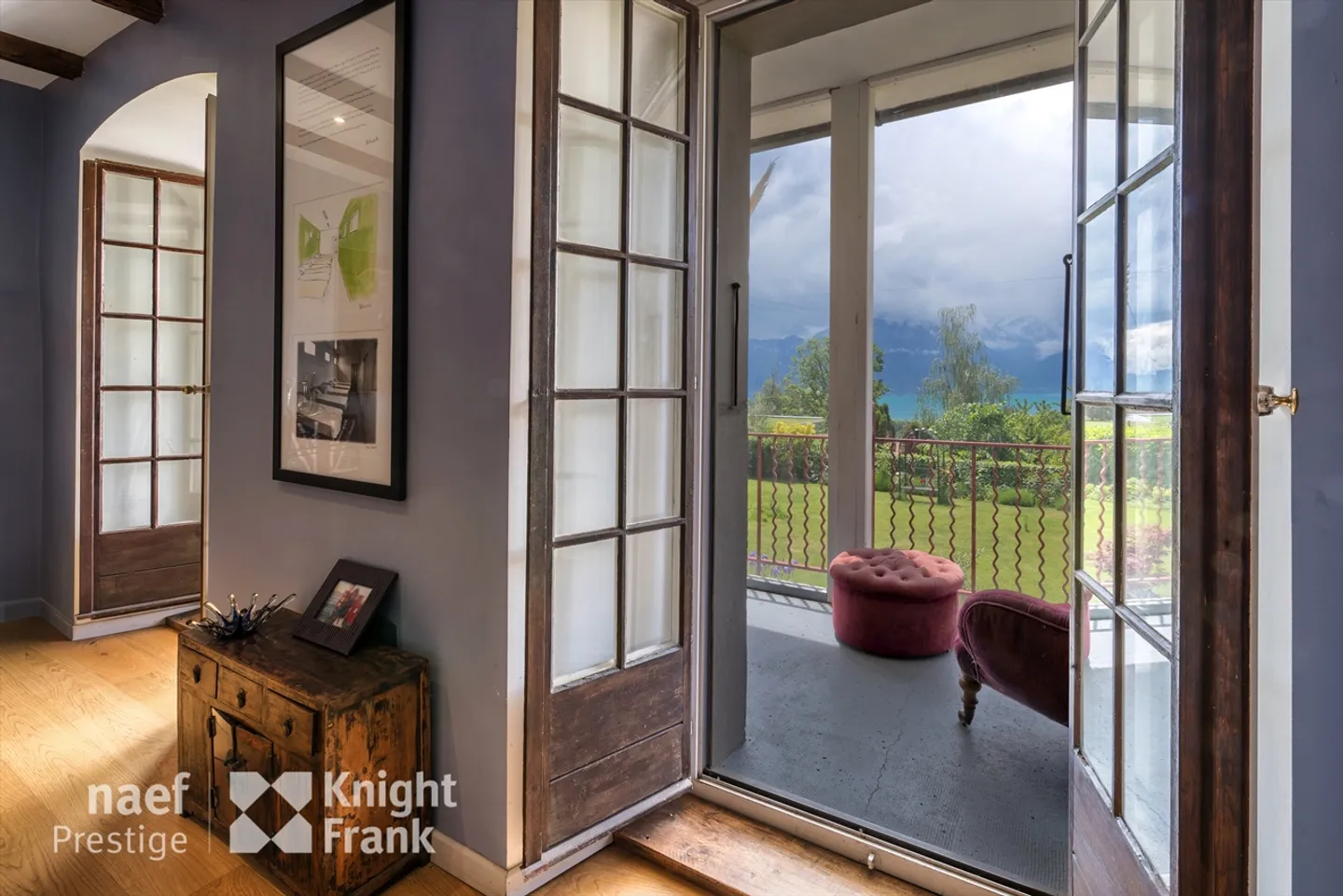 Individual house with a lot of character, 10 rooms in the city center for sale in St-Légier - Photo 4 of 13