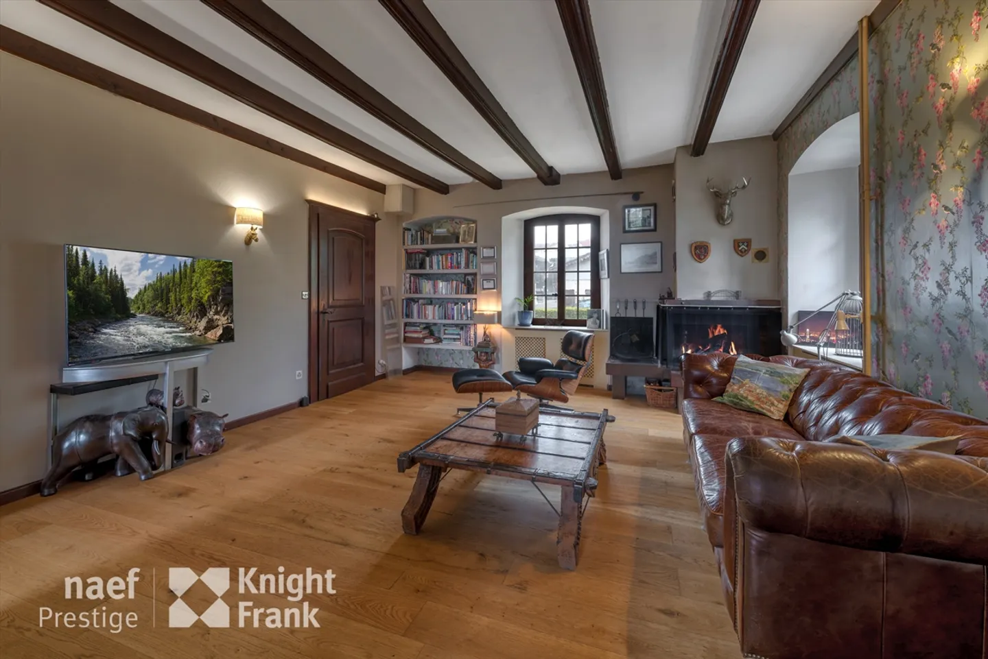 Individual house with a lot of character, 10 rooms in the city center for sale in St-Légier - Photo 6 of 13