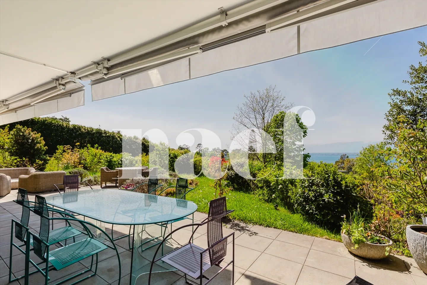 Modern garden-level apartment with stunning lake view. - Photo 10 of 10