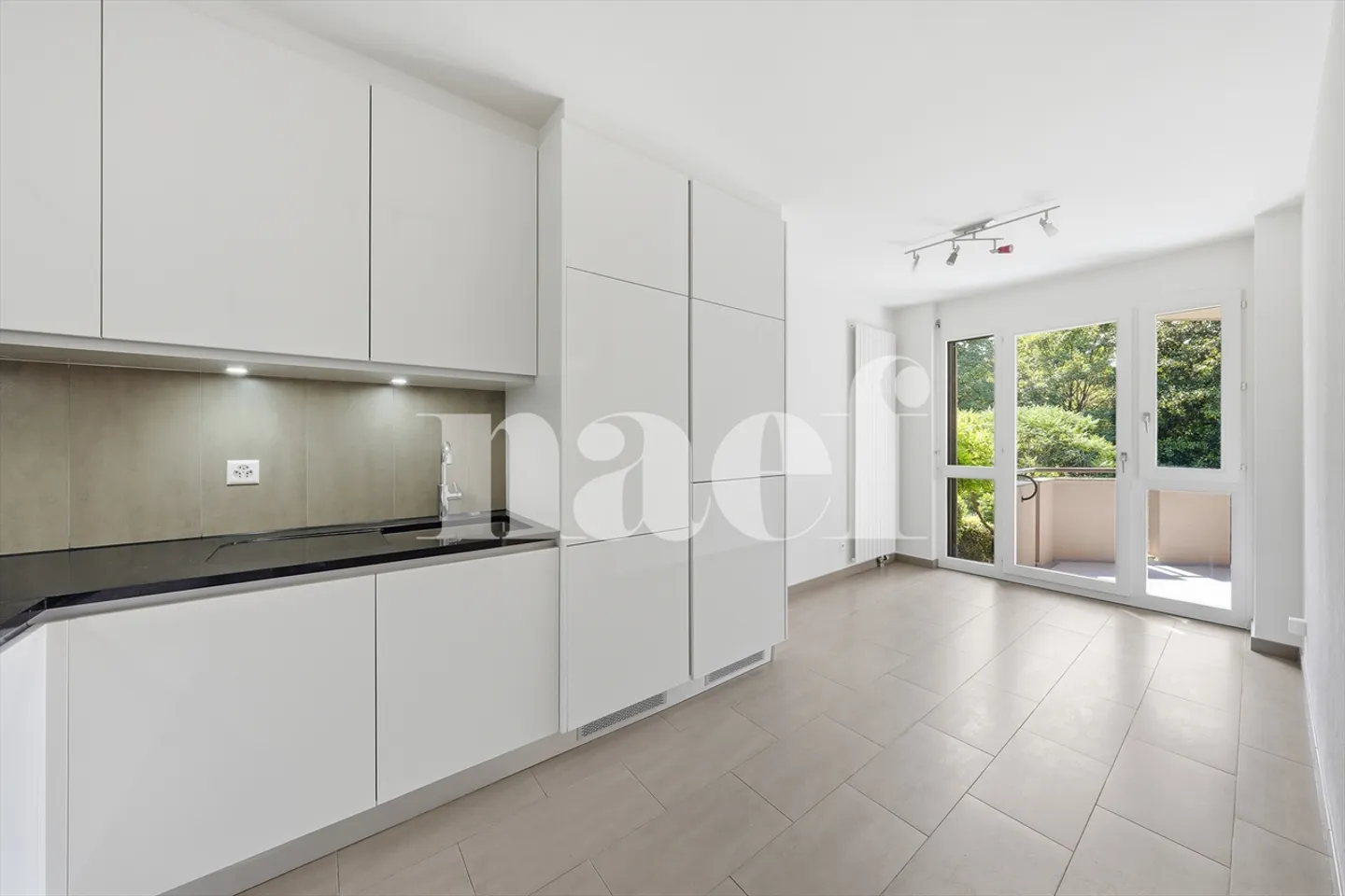 Spacious 4-room apartment in a privileged living environment in Champel - Photo 9 of 13