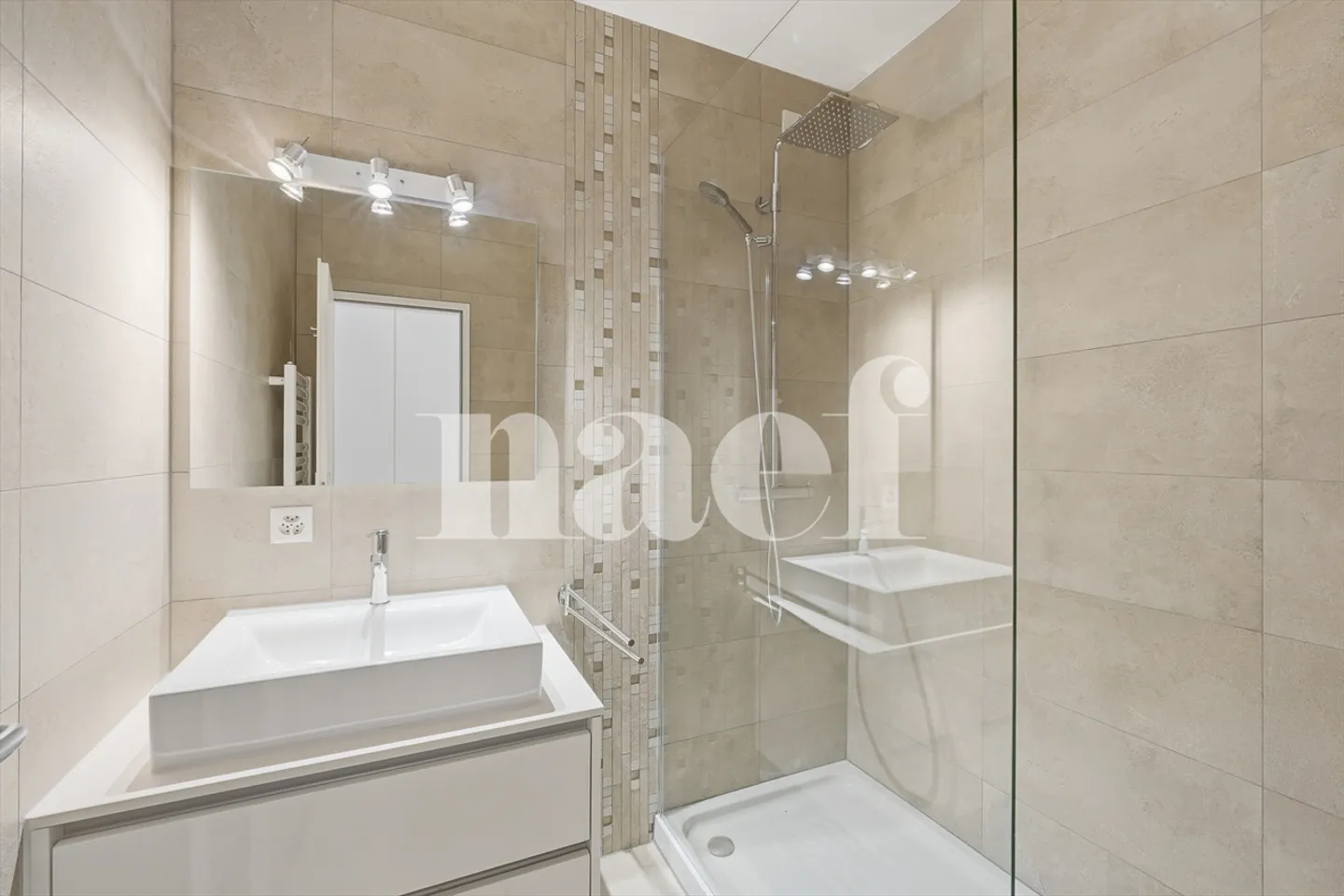 Spacious 4-room apartment in a privileged living environment in Champel - Photo 12 of 13