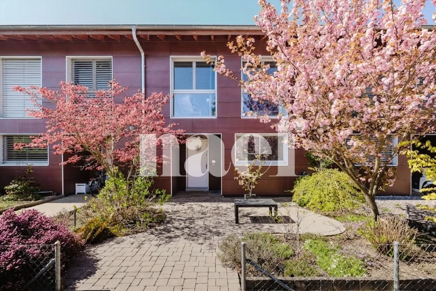 Charmante Doppelhaushälfte 230 m² Nutzfläche plus Garten, Terrasse und Doppelgarage in Vernier - Foto 1 von 13