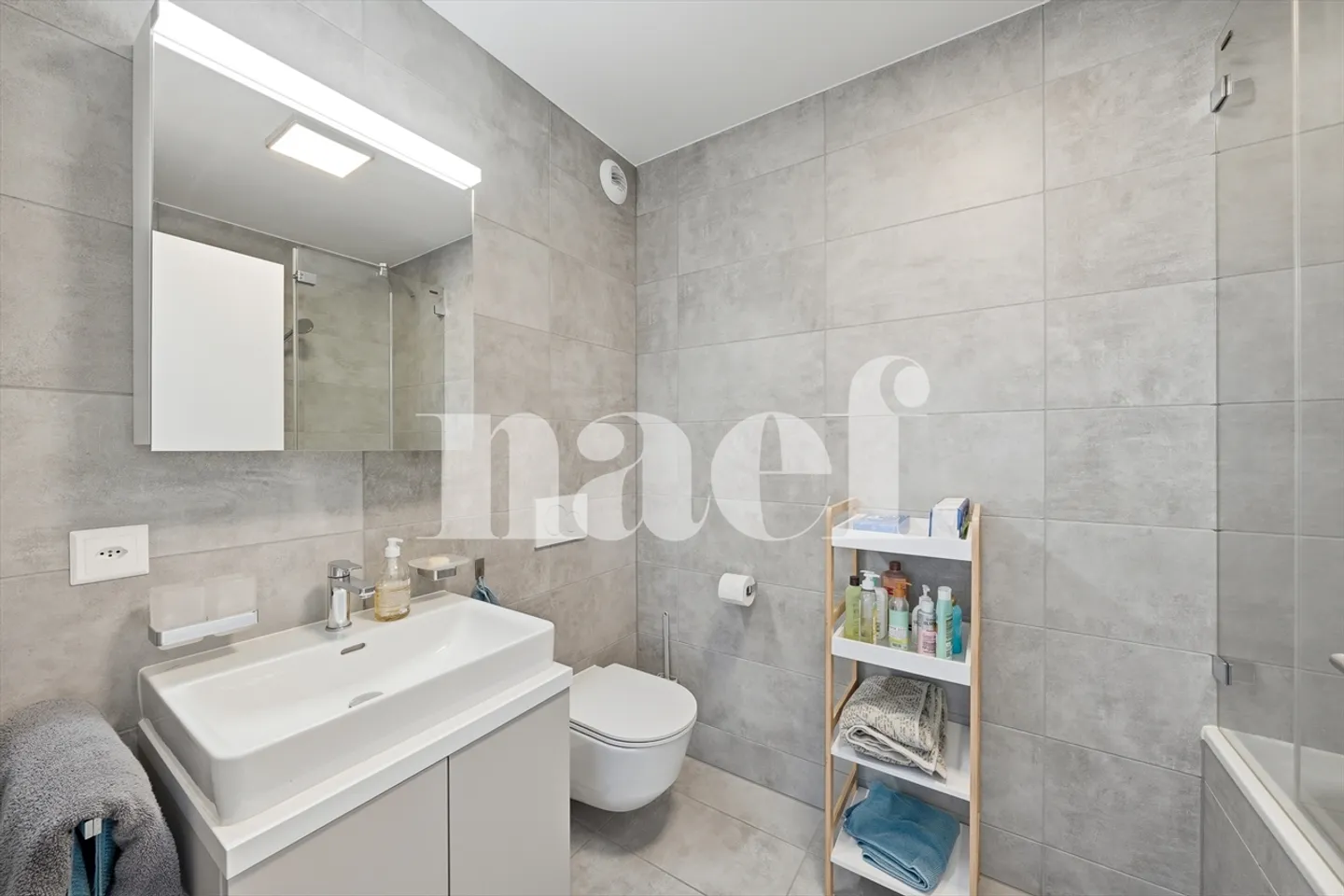 Appartement lumineux à proximité de toutes les commodités - Foto 7 di 9
