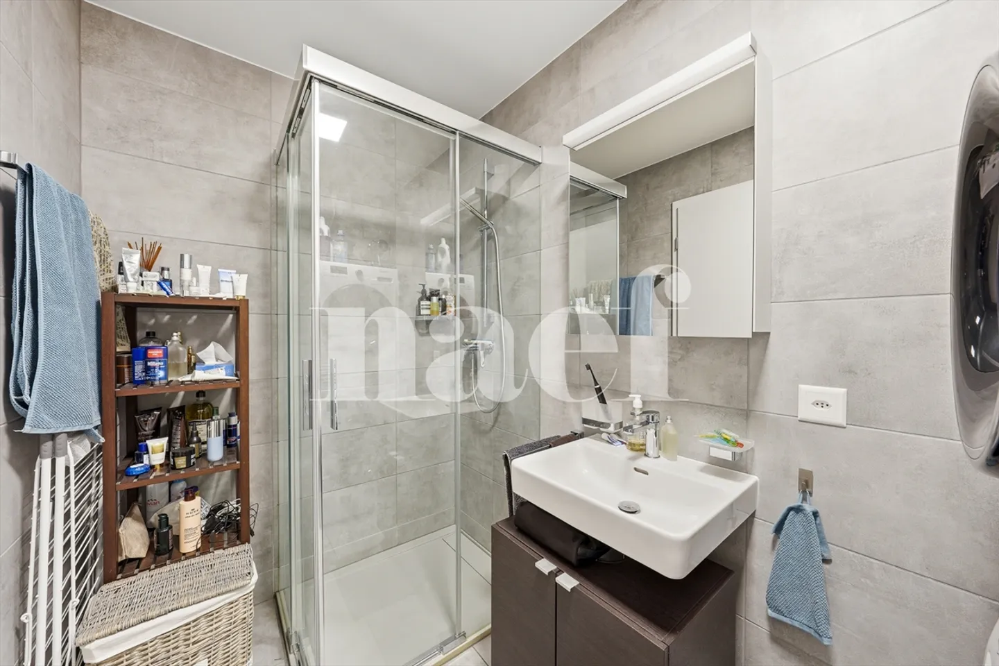 Appartement lumineux à proximité de toutes les commodités - Foto 8 di 9