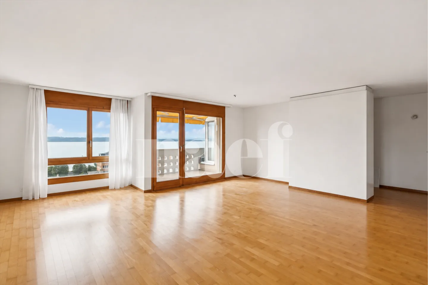 Appartement de 4.5 pièces avec vue sur le lac - Photo 2 sur 11