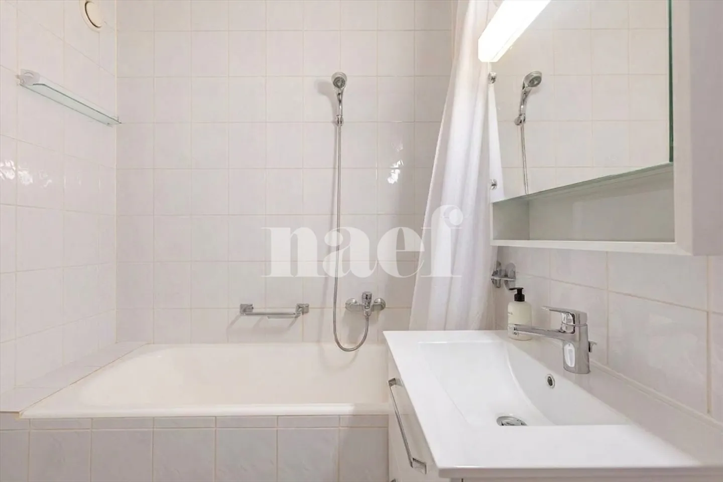 Charmilles: Großes Studio mit separater Küche - Foto 10 von 11