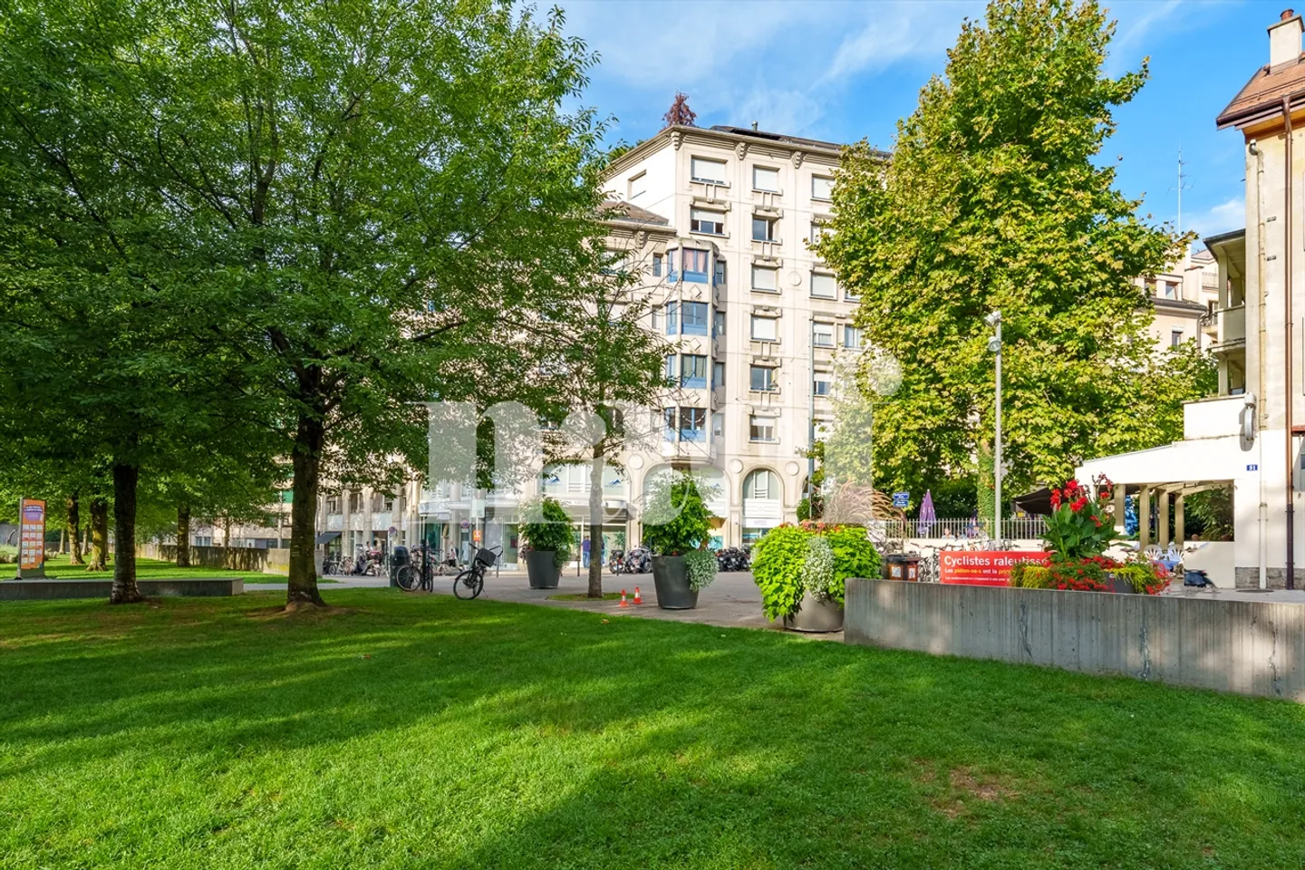 Appartement lumineux au 6? étage avec une belle terrasse - Photo 1 of 8