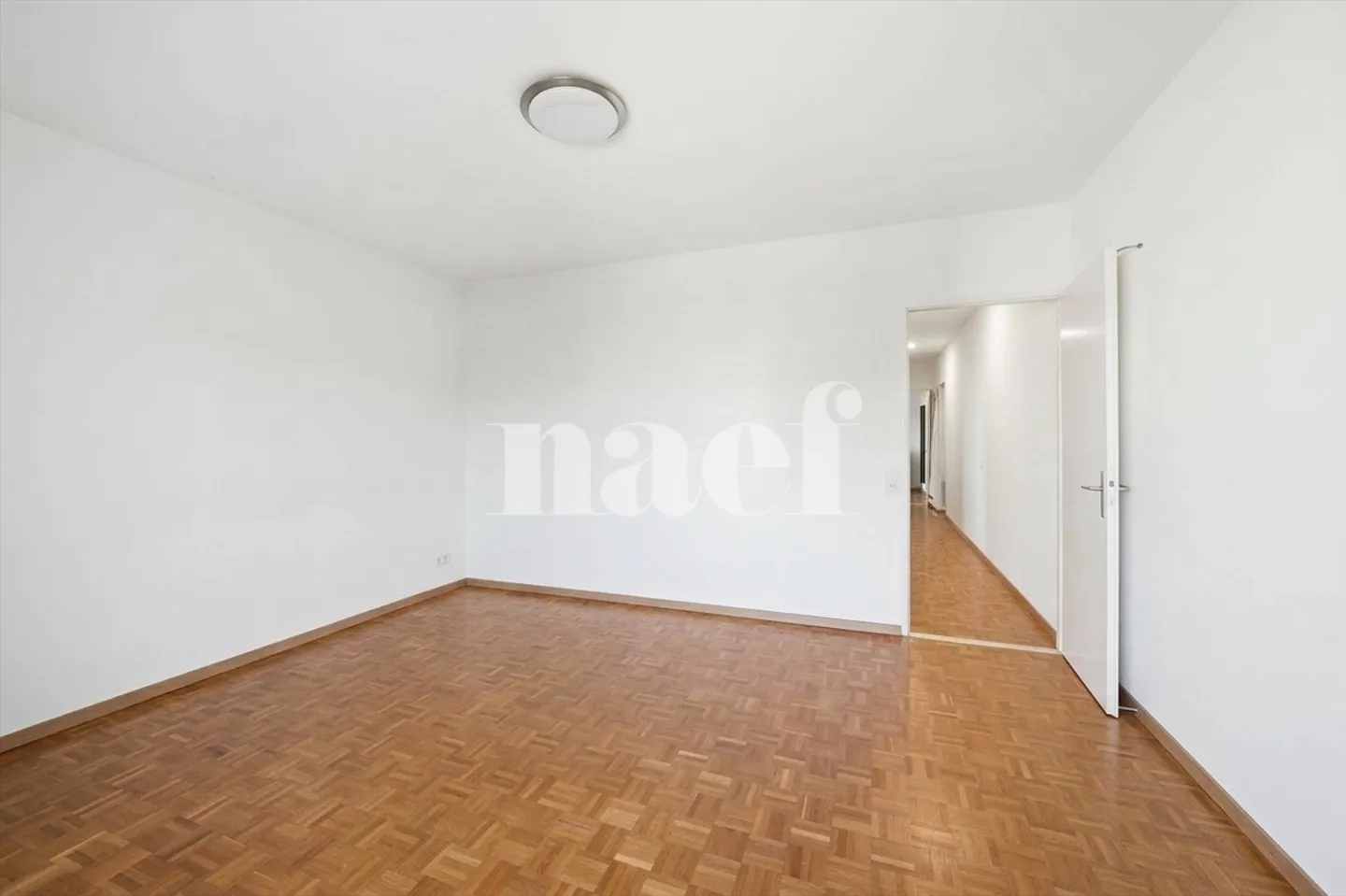 Spacieux appartement familial en étage élevé - Photo 9 sur 12