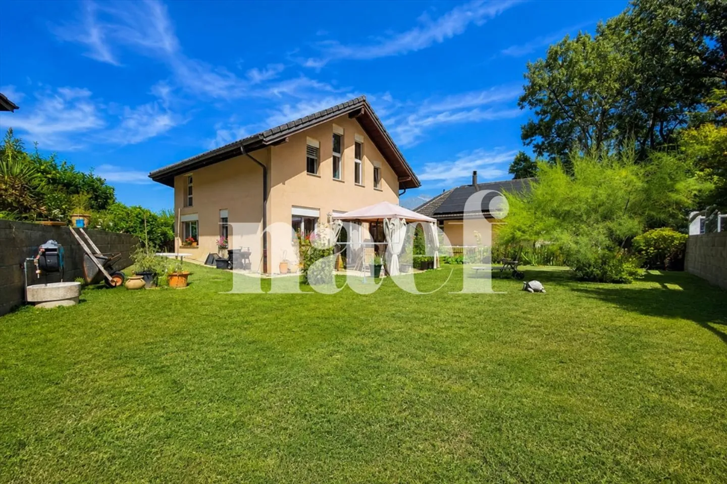 6.5-room semi-detached house in a quiet residential area for sale in Collombey-Muraz - Photo 2 of 13