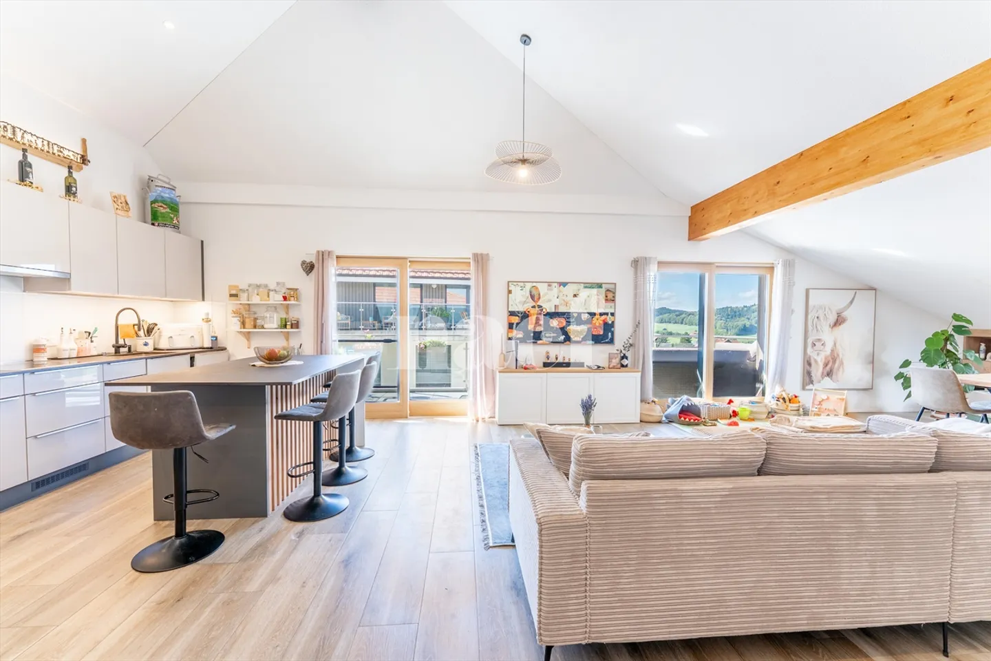Spacieux appartement de 4.5 pièces en attique avec balcon à vendre à Prez-vers-Siviriez - Foto 1 von 12