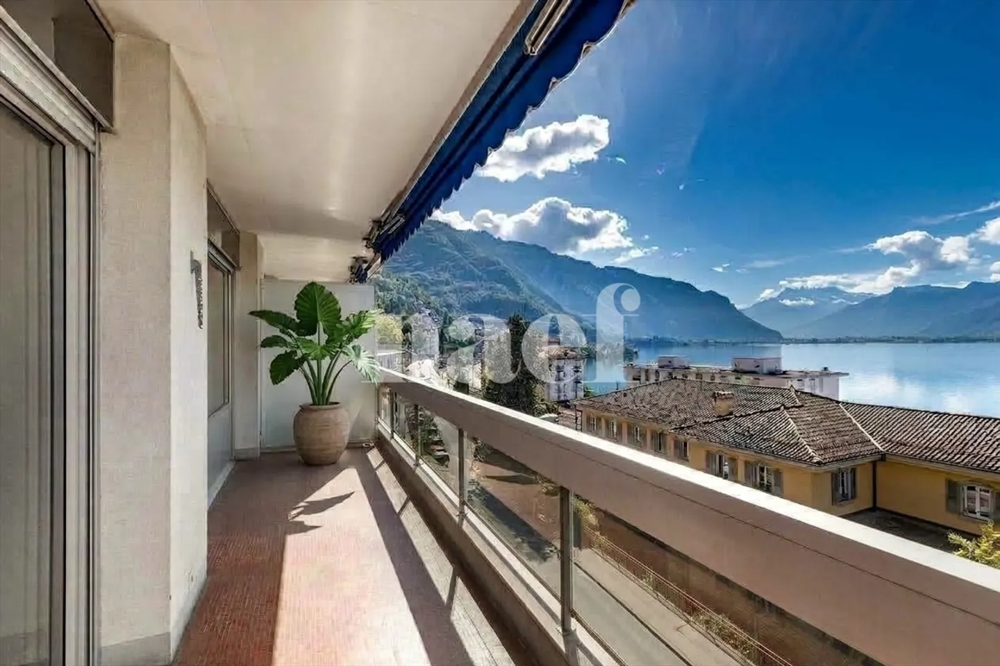 3.5-room apartment with large balcony and stunning lake view for sale in Montreux - Photo 2 of 13