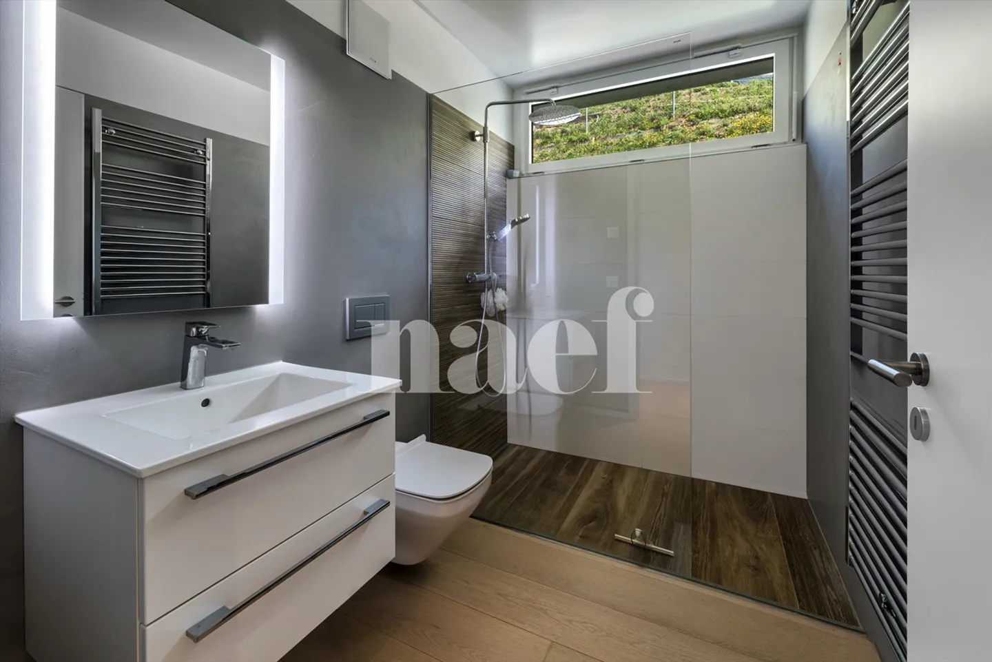 Penthouse apartment with 4.5 rooms, terrace, and magnificent view of Lake Geneva for sale in the heights of Montreux - Photo 12 of 13