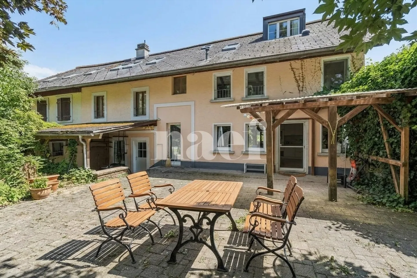 6,5-Zimmer Doppelhaushälfte mit Garten in Sorens zu verkaufen - Foto 1 von 12