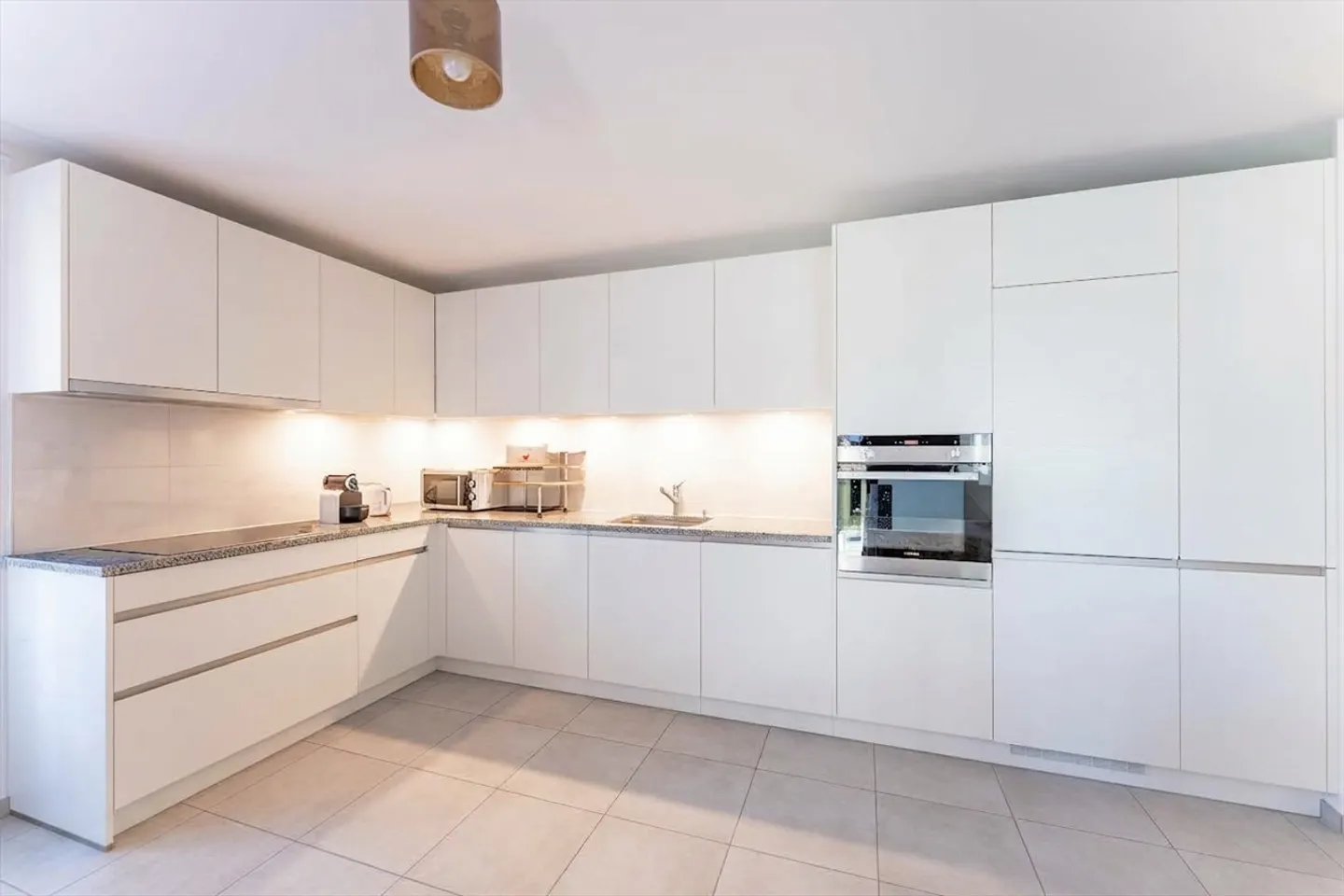 4,5-Zimmer-Wohnung im Erdgeschoss mit Terrasse und Garten zu verkaufen in Prez-vers-Noréaz - Foto 2 von 10