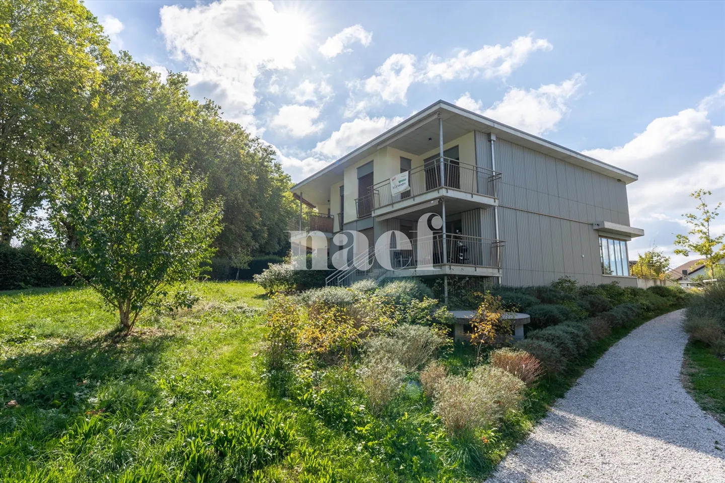 Schöne 4,5-Zimmer-Wohnung im 1. Stock mit 2 Balkonen zu verkaufen in Payerne - Foto 1 von 13