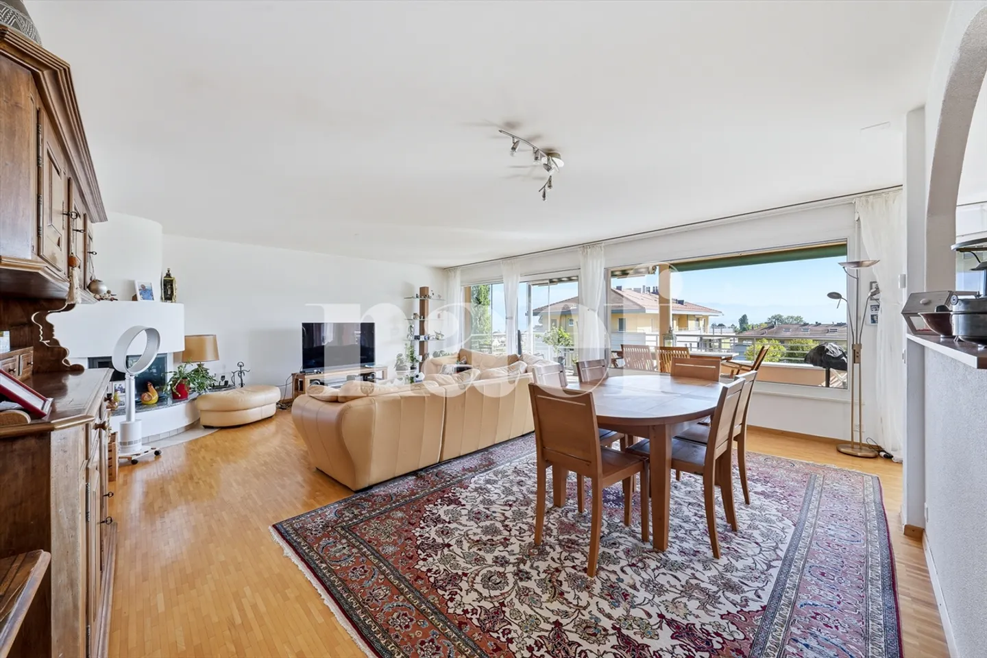 Geräumige 5,5 Zimmer mit Blick im Viertel Belle-Fontaine - Foto 2 von 5
