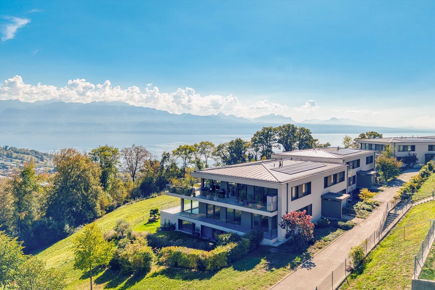 Appartement spacieux avec vue sur le lac - Photo 1 sur 10