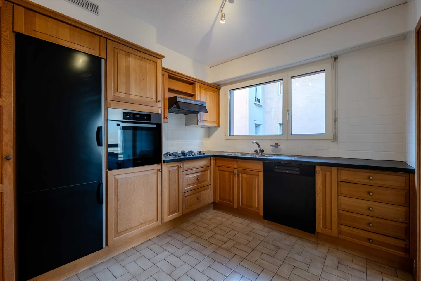 Geräumige 4,5-Zimmer-Wohnung, ideal gelegen in Renens - Foto 2 von 7