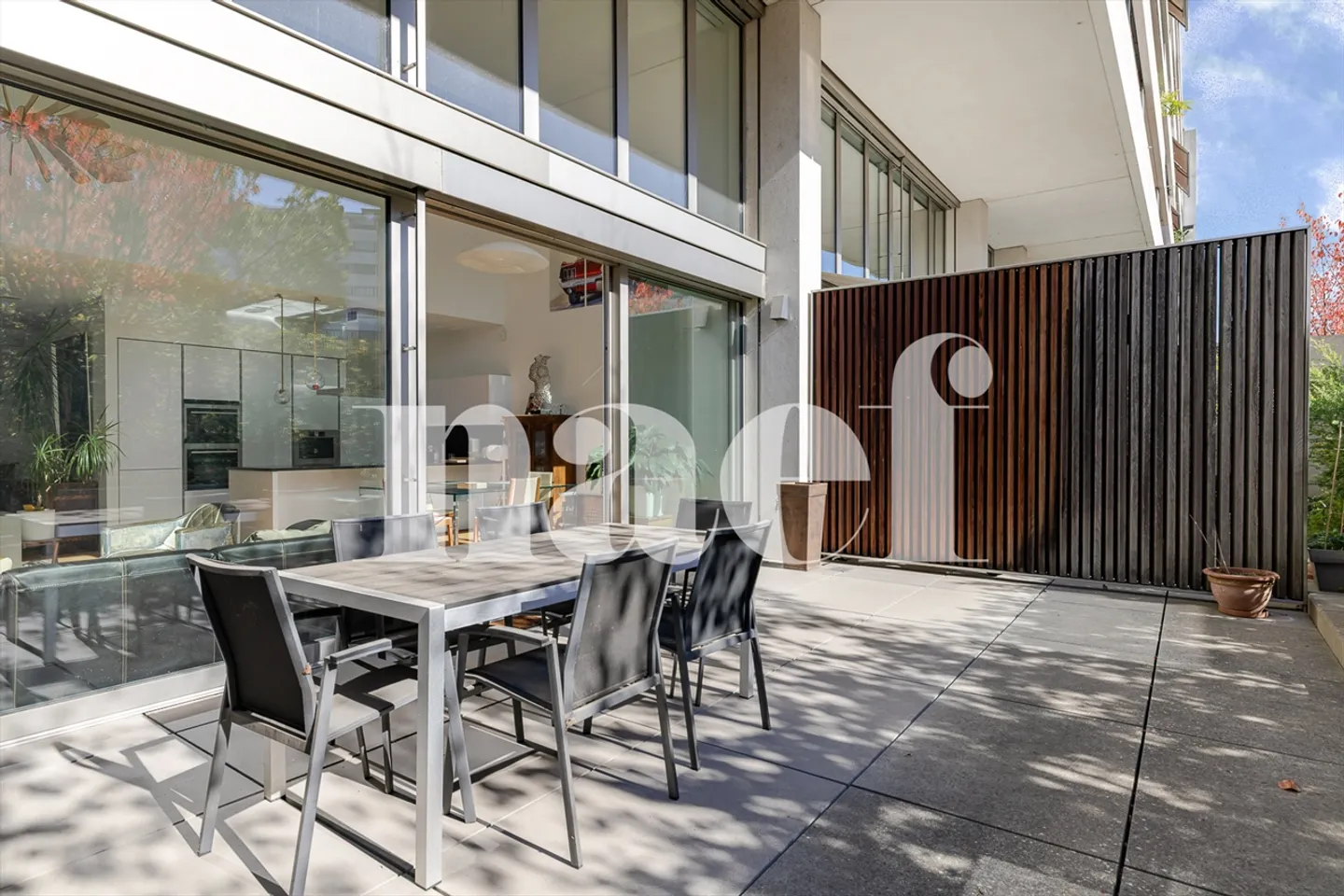 Superb 5.5-room duplex with terrace and exclusive amenities - Photo 5 of 13