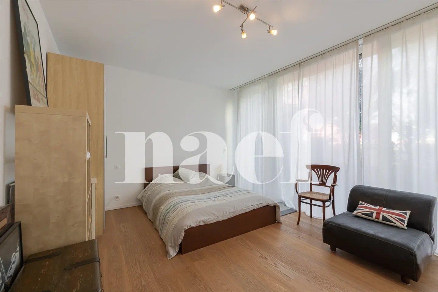 Superb 5.5-room duplex with terrace and exclusive amenities - Photo 7 of 13