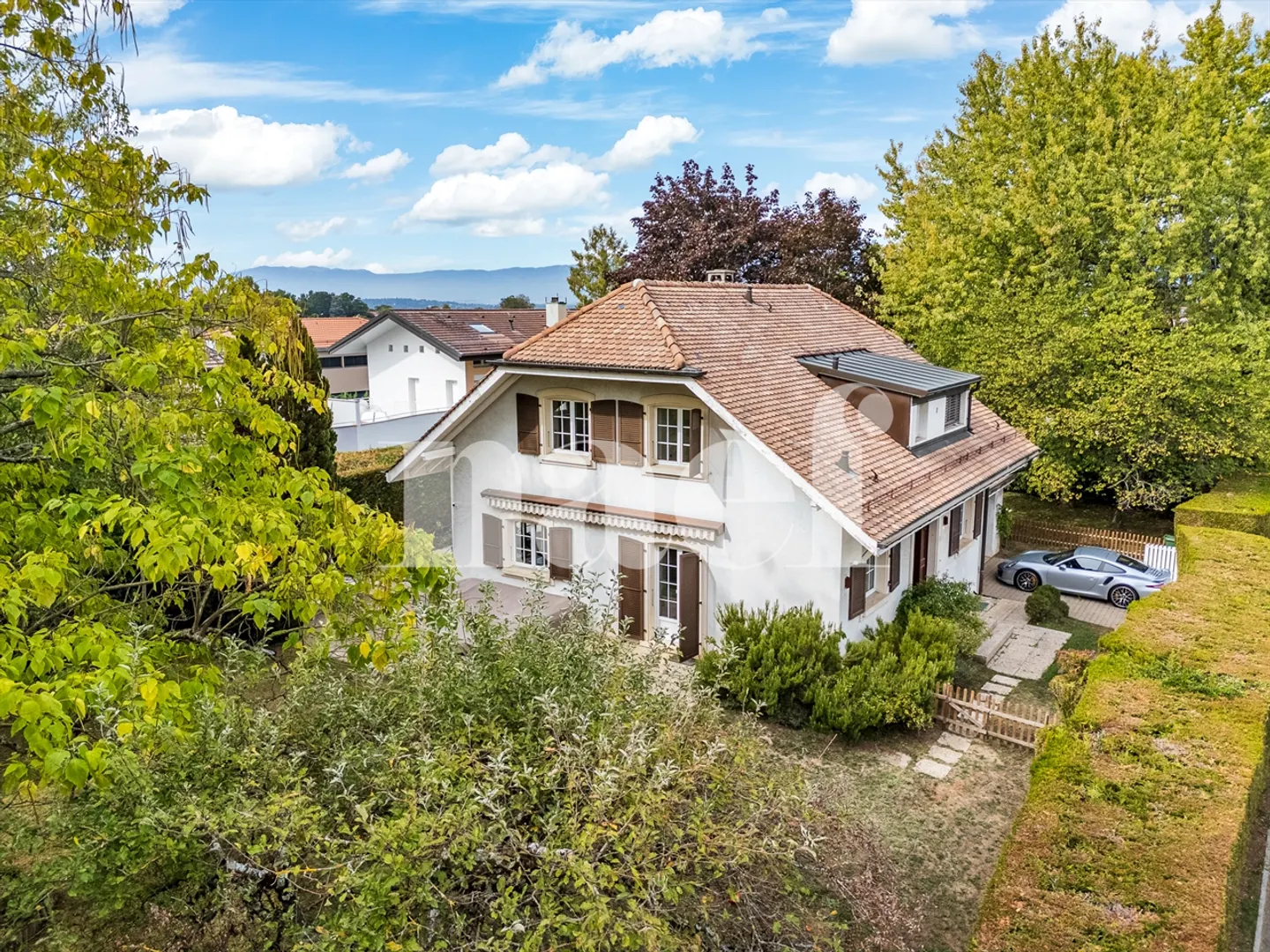 Corsier Einfamilienhaus mit 7 Zimmern auf einem wunderschönen, bewaldeten Grundstück von 1.730 m² - Foto 2 von 13