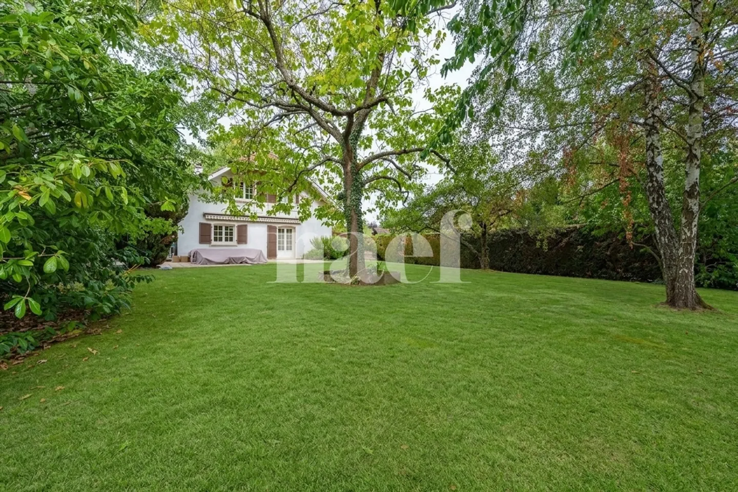 Corsier Einfamilienhaus mit 7 Zimmern auf einem wunderschönen, bewaldeten Grundstück von 1.730 m² - Foto 12 von 13