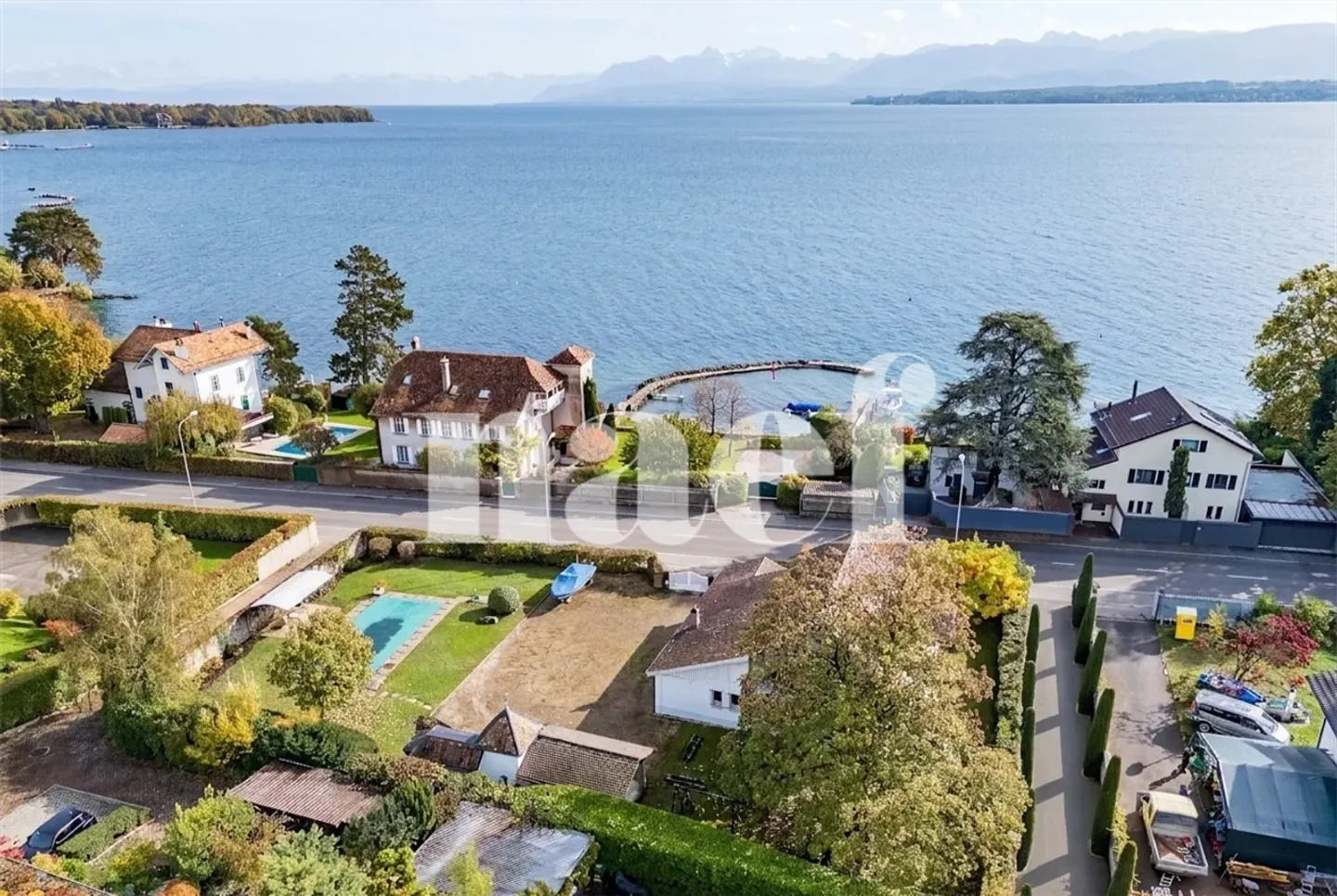 Exclusive? Individual villa to renovate with swimming pool, large plot and privileged access to Lake Geneva - Photo 2 of 3