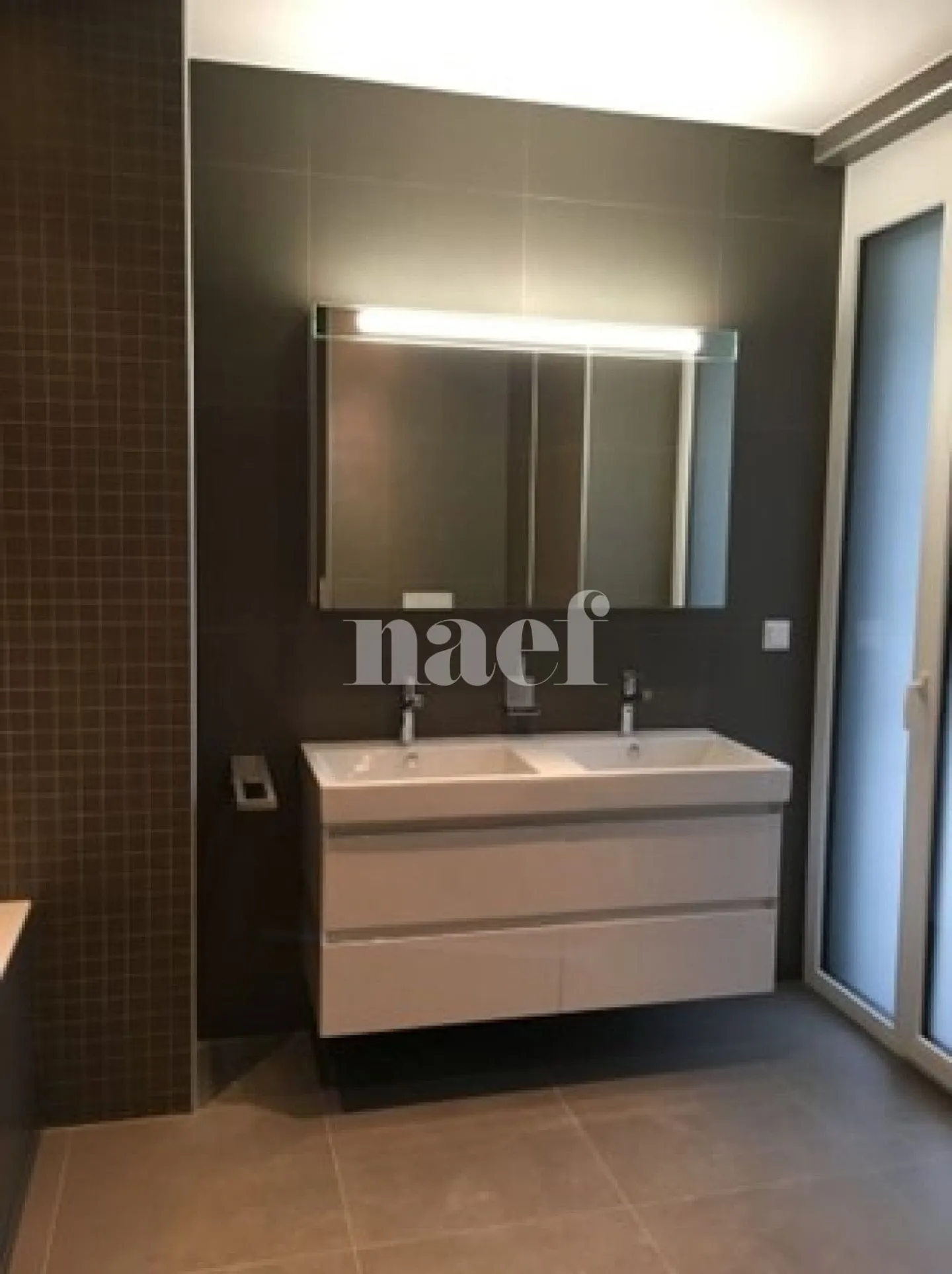 Bel appartement de standing avec jardin, terrasse et piscine privative - Photo 9 sur 10