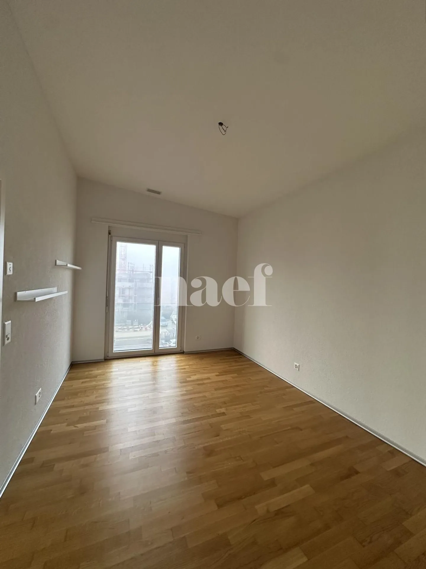 Appartement dans un immeuble récent - Photo 3 of 6