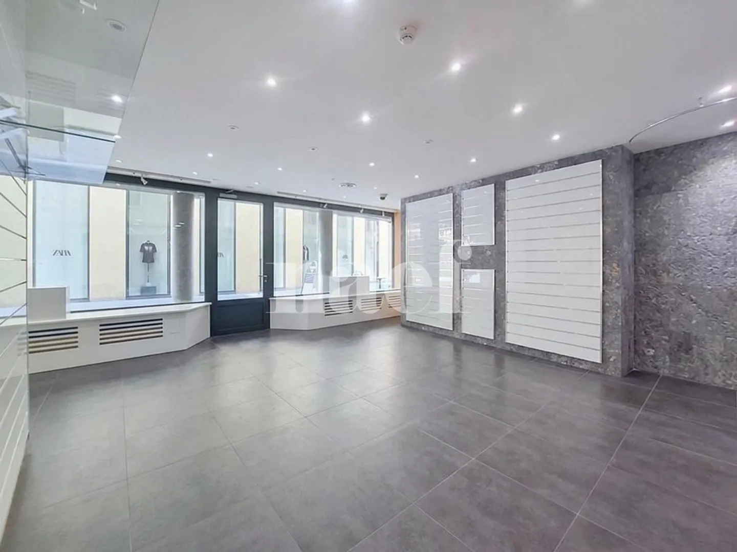 Local commercial avec vitrine et excellente visibilité au centre-ville de Neuchâtel - Foto 4 von 5