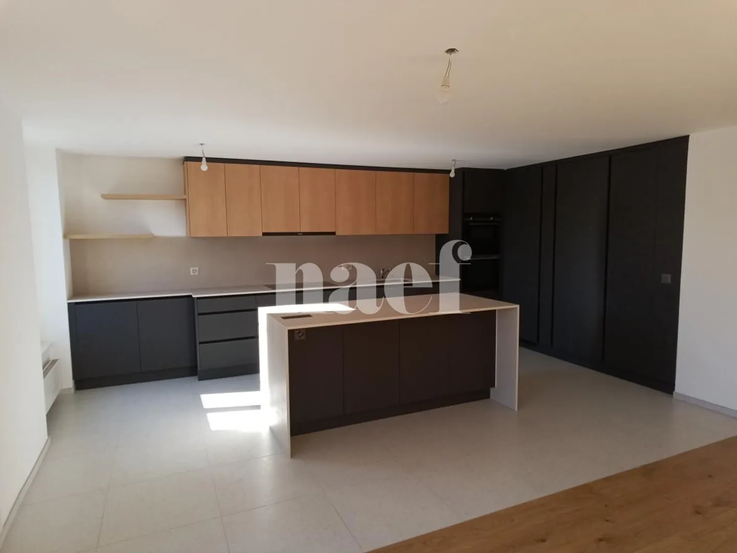 Bel appartement de 6 pièces - Photo 3 sur 12