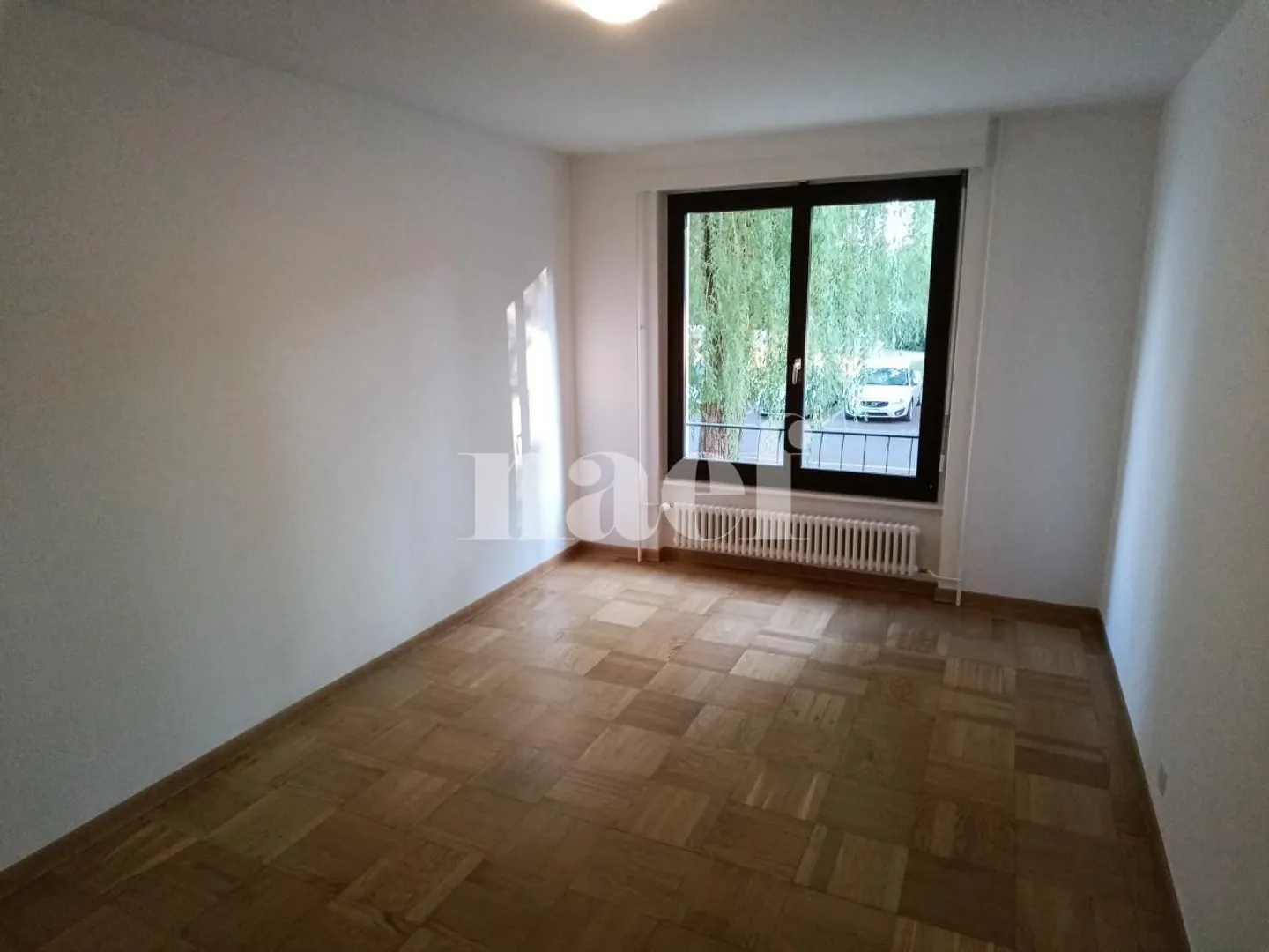 Appartement spacieux avec balcons - Photo 7 sur 10