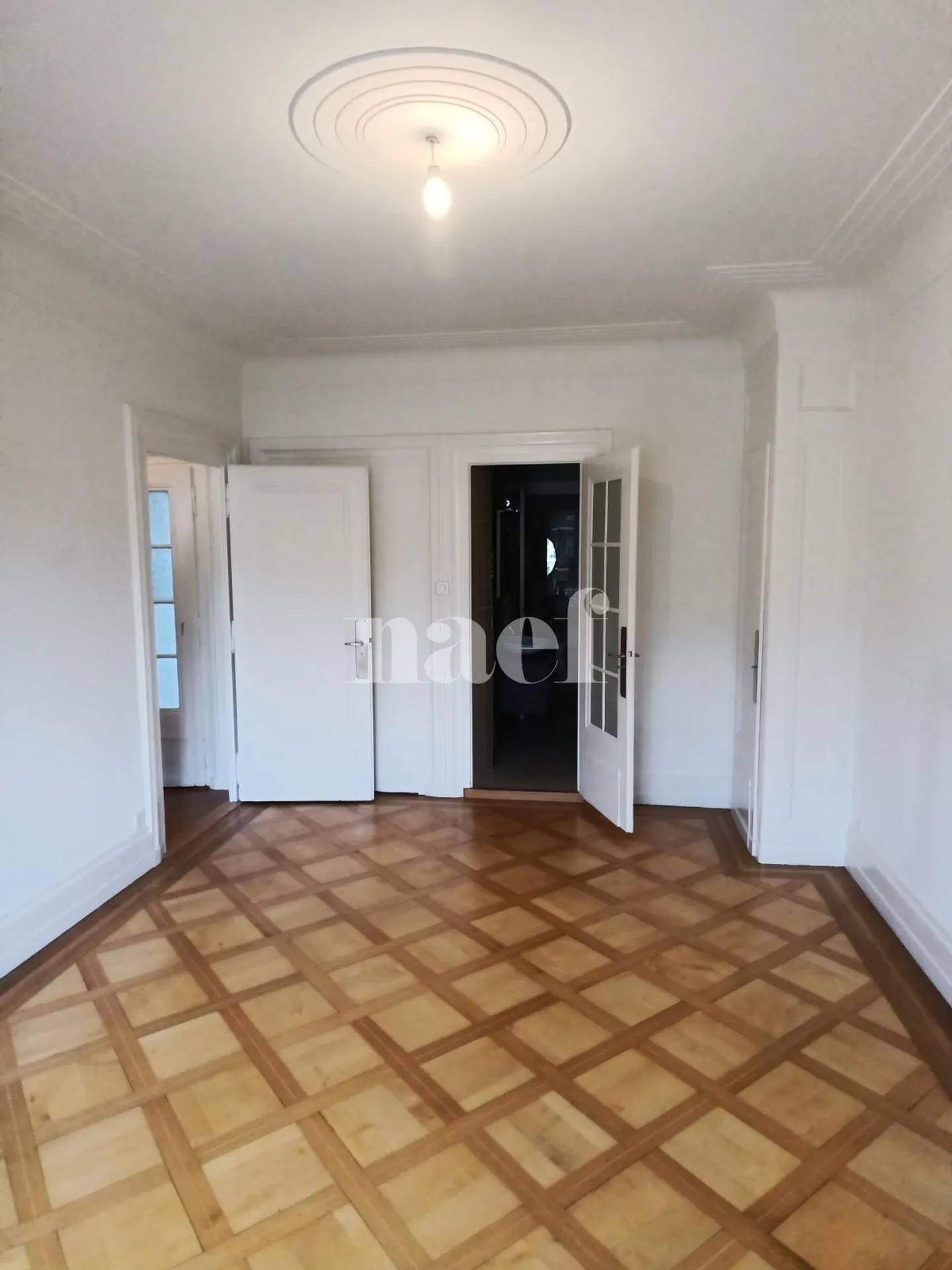 High-end apartment on the quays - Photo 8 of 13