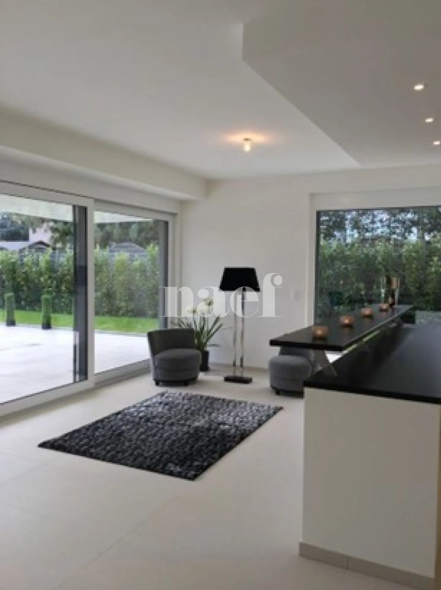 Bel appartement de standing avec jardin, terrasse et piscine privative - Photo 4 sur 10