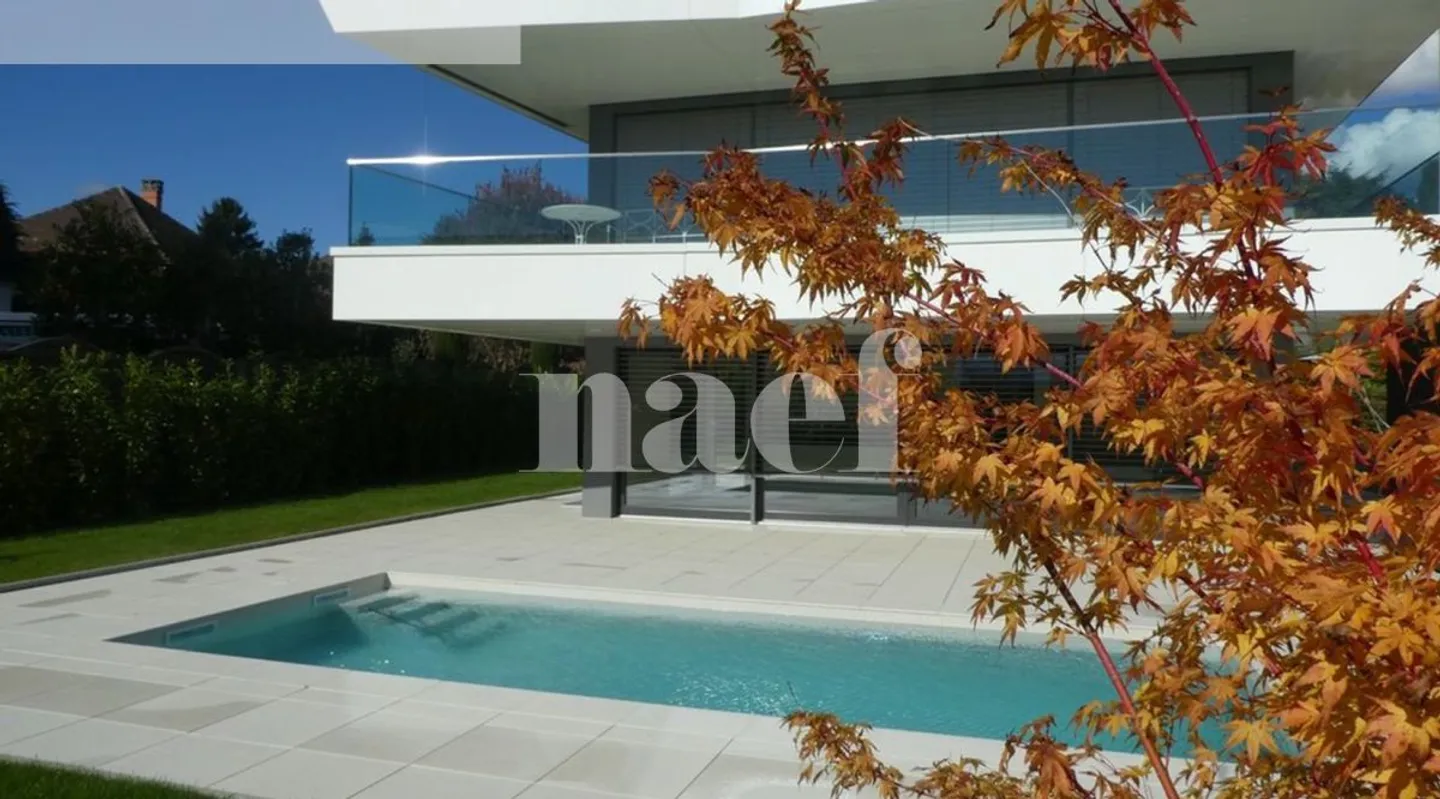 Bel appartement de standing avec jardin, terrasse et piscine privative - Photo 2 sur 10