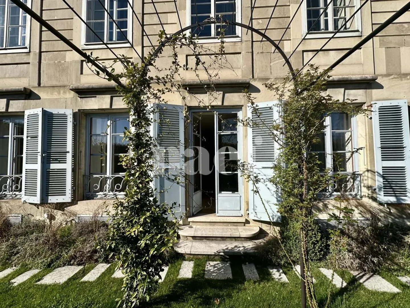 Città vecchia, oggetto raro, appartamento di charme con giardino e padiglione - Foto 1 di 13