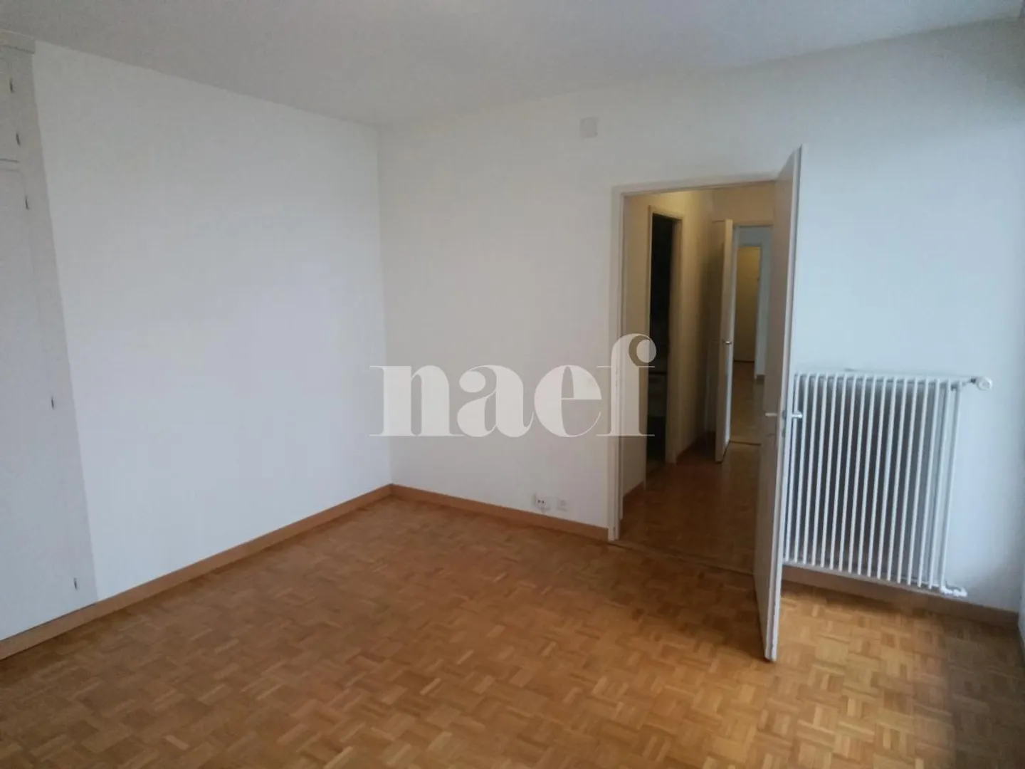 4-room apartment near Parc Bertrand - Photo 6 of 10
