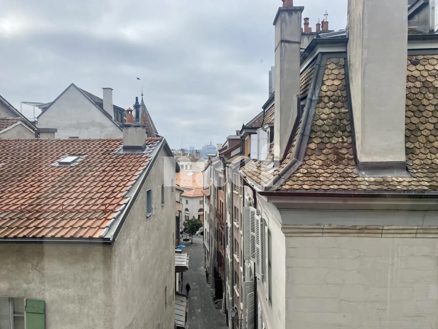 Spazioso appartamento di 2 stanze nel cuore della Città Vecchia di Ginevra - Foto 9 di 9