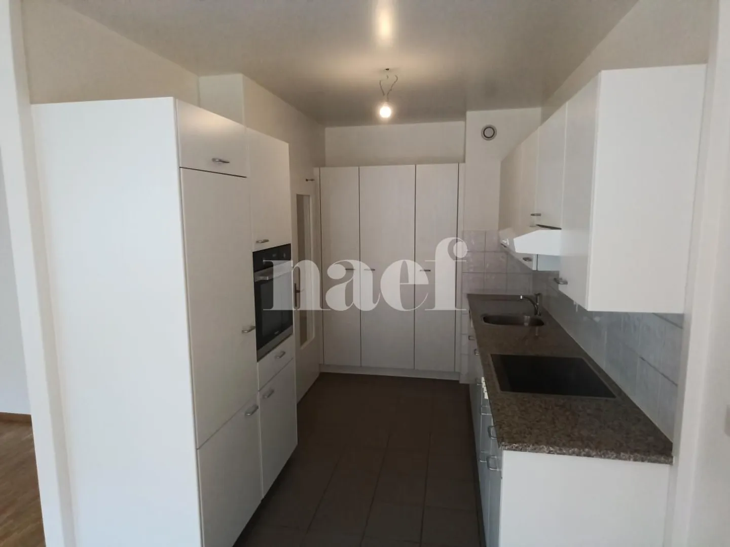 Appartement moderne avec loggia - Photo 2 sur 9