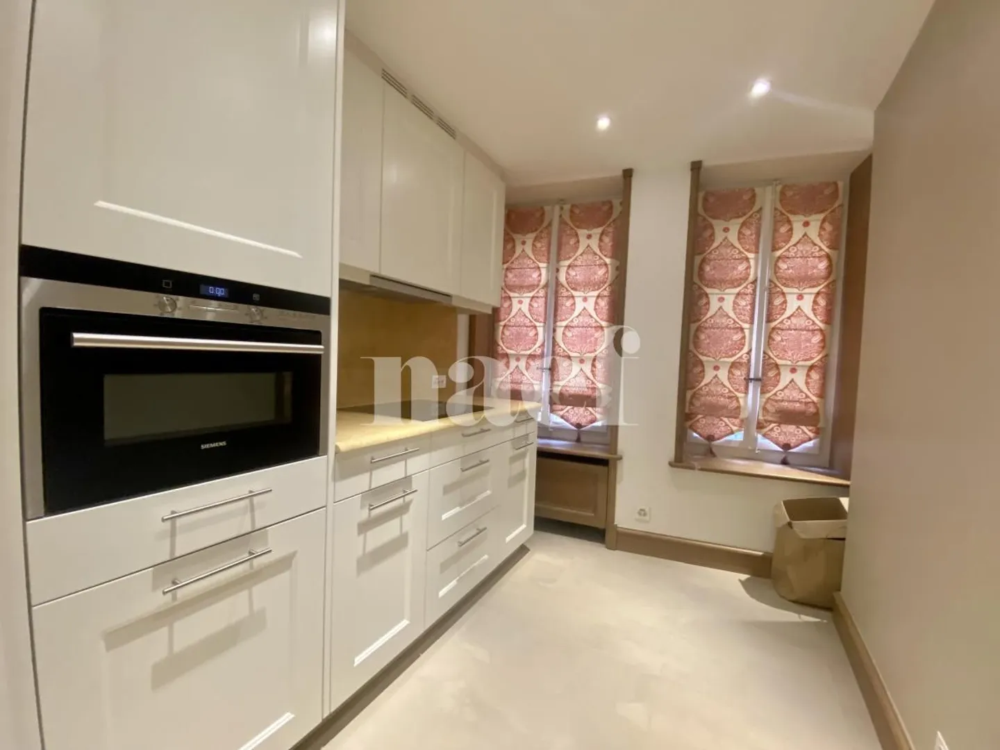 Spazioso appartamento di 2 stanze nel cuore della Città Vecchia di Ginevra - Foto 5 di 9