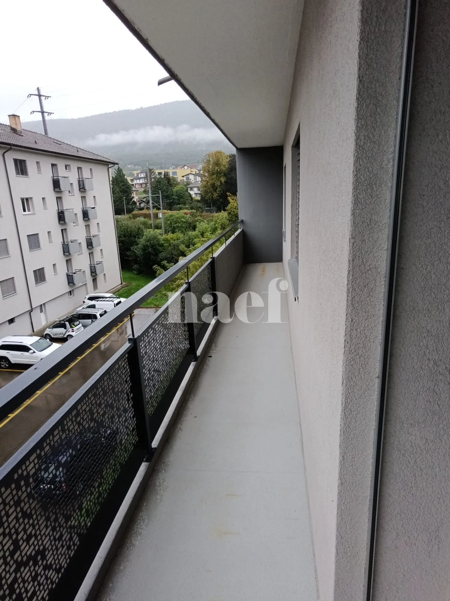 Appartement rénové de 4 pièces avec grand balcon - Photo 9 of 9